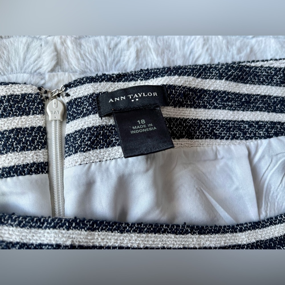 Ann Taylor pencil skirt, size 18